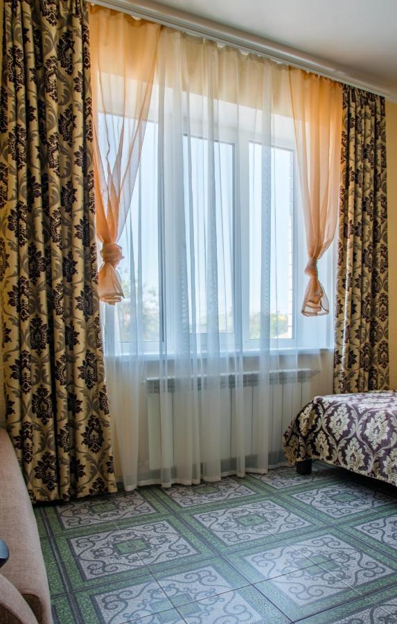 Olimp Hotel Бердянск Экстерьер фото